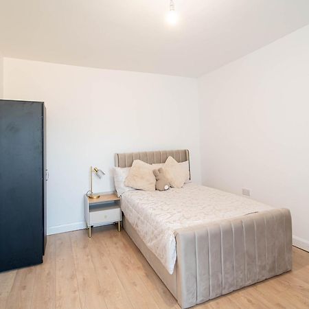 Belgian Studio Apt 2 Huddersfield Bagian luar foto