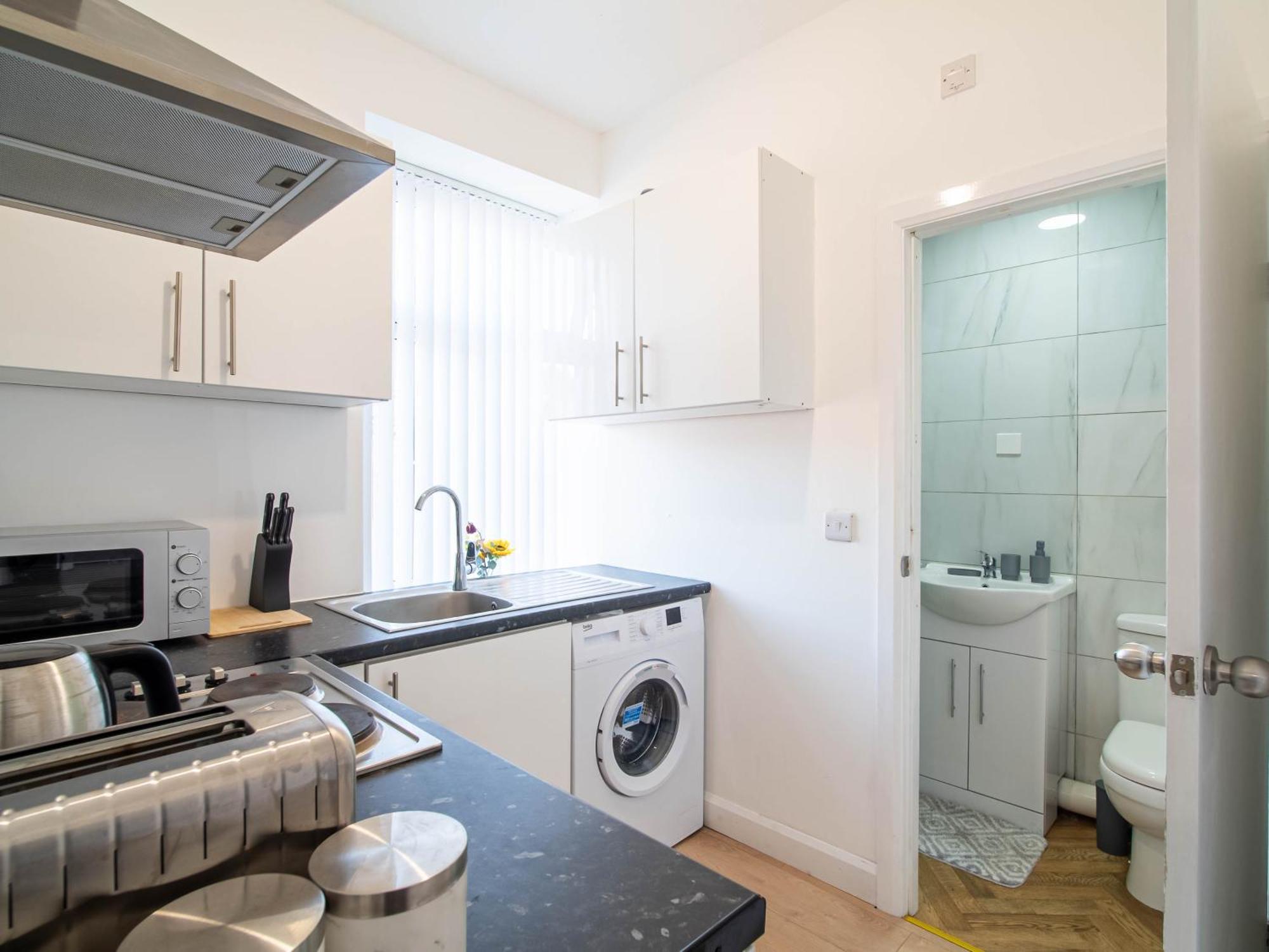 Belgian Studio Apt 2 Huddersfield Bagian luar foto